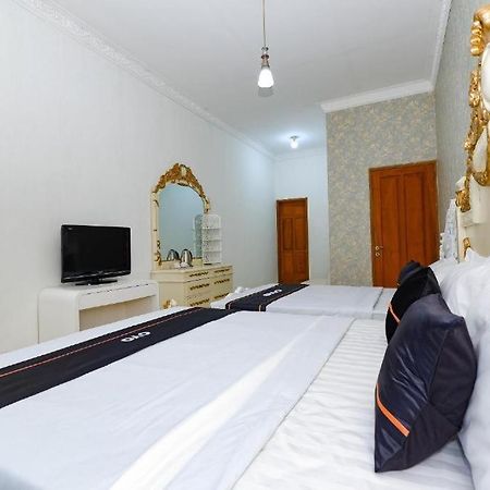 Guest House Gethsemane Salatiga Dış mekan fotoğraf