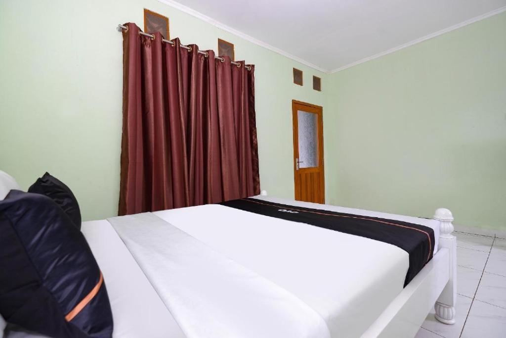 Guest House Gethsemane Salatiga Dış mekan fotoğraf