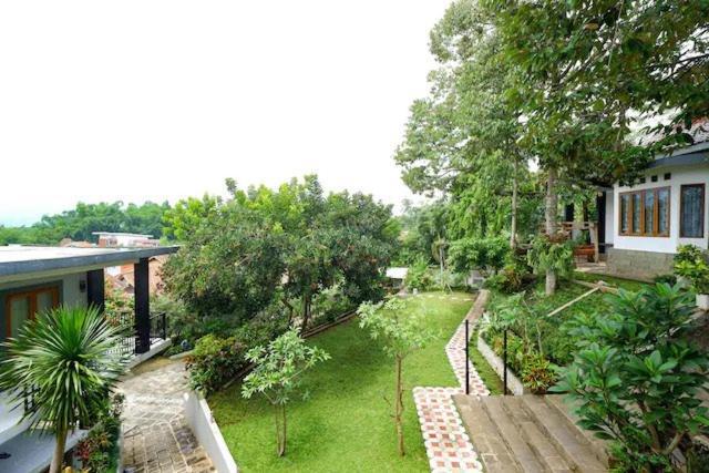 Guest House Gethsemane Salatiga Dış mekan fotoğraf