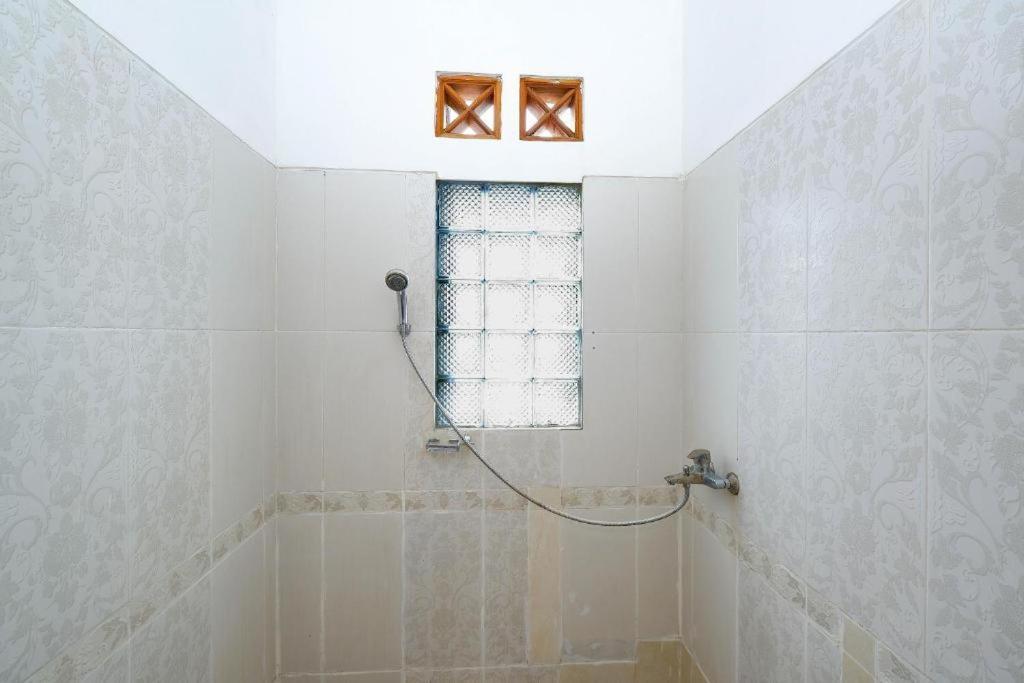 Guest House Gethsemane Salatiga Dış mekan fotoğraf