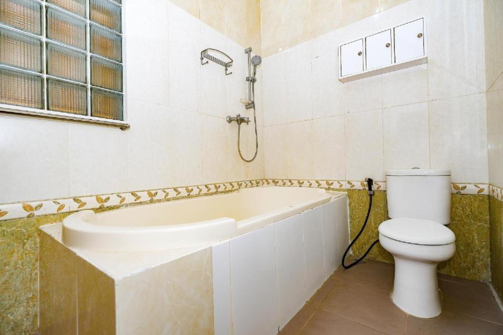 Guest House Gethsemane Salatiga Dış mekan fotoğraf