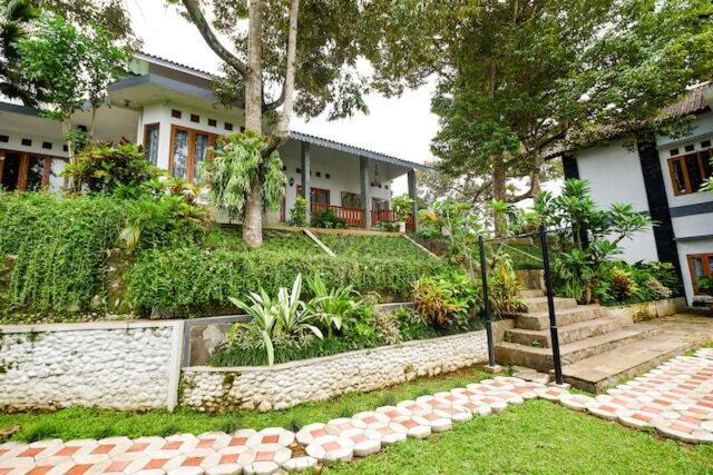Guest House Gethsemane Salatiga Dış mekan fotoğraf